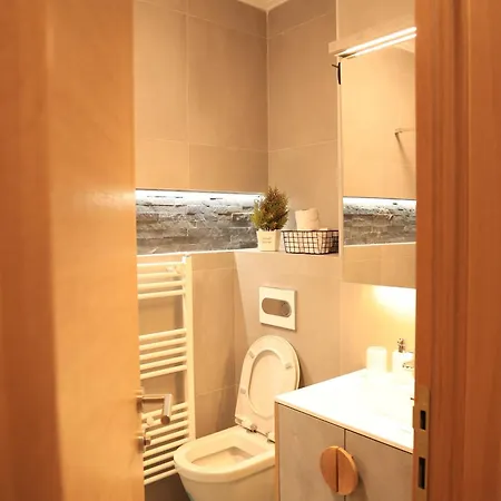 Heaven Luxury - Prime Location With Free Parking Apartment *